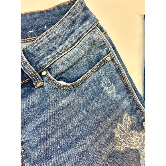 WH/BM The Skinny Jeans Blue Floral Lace Denim Embroidered Distressed Size 2 - Picture 6 of 16